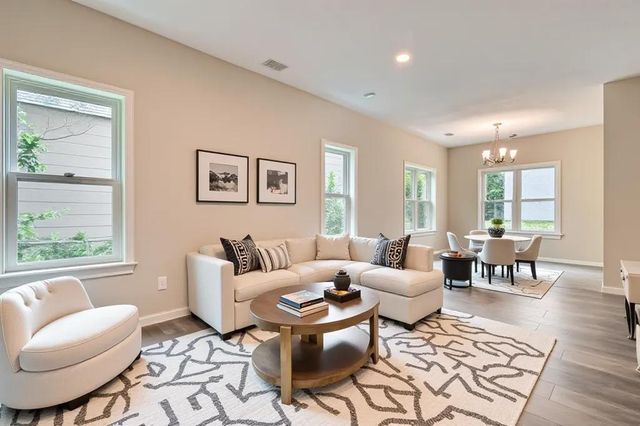 120 Case Avenue E, Saint Paul, MN 55117