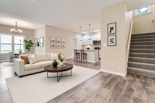 120 Case Avenue E, Saint Paul, MN 55117