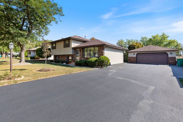 3832 Buck Avenue, Joliet, IL 60431