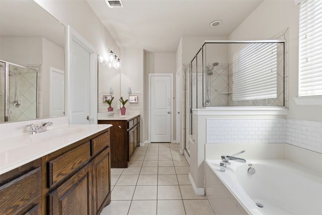 504 Neils Court, Arlington, TX 76002