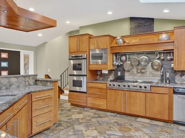 1320 Ellis Road, Ypsilanti, MI 48197