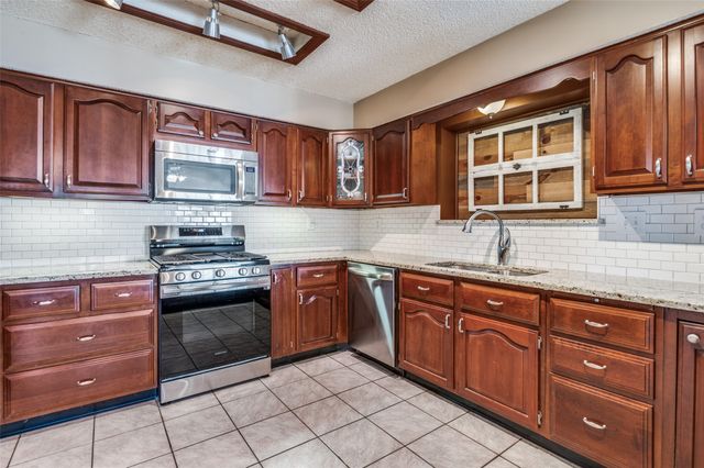 1510 Apple Lane, Midlothian, TX 76065