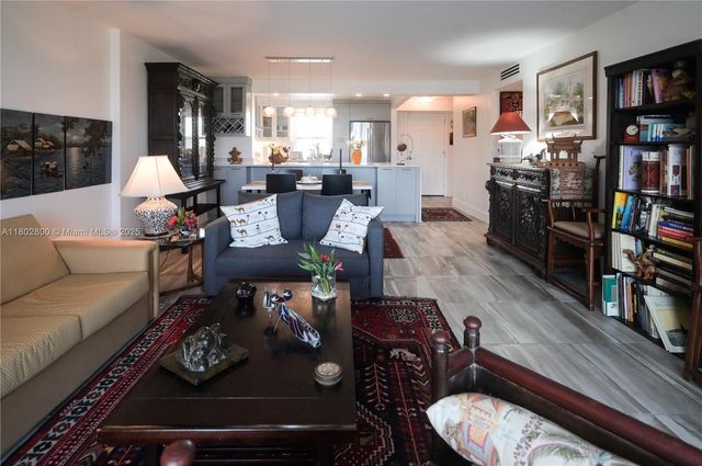 401 SE 3rd St 403, Dania Beach, FL 33004