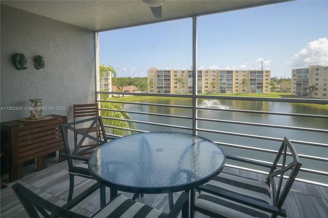 401 SE 3rd St 403, Dania Beach, FL 33004