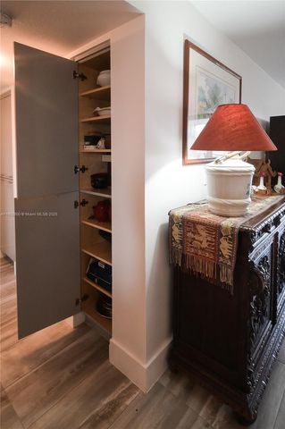 401 SE 3rd St 403, Dania Beach, FL 33004