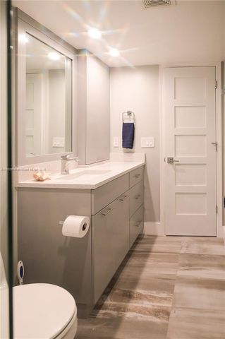 401 SE 3rd St 403, Dania Beach, FL 33004