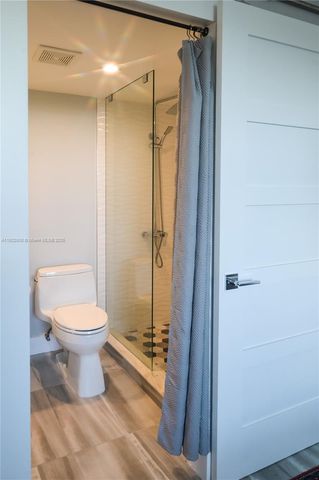 401 SE 3rd St 403, Dania Beach, FL 33004