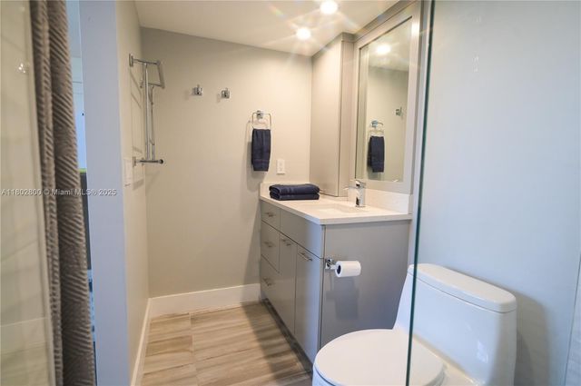 401 SE 3rd St 403, Dania Beach, FL 33004