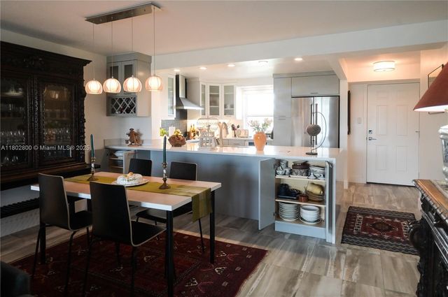 401 SE 3rd St 403, Dania Beach, FL 33004