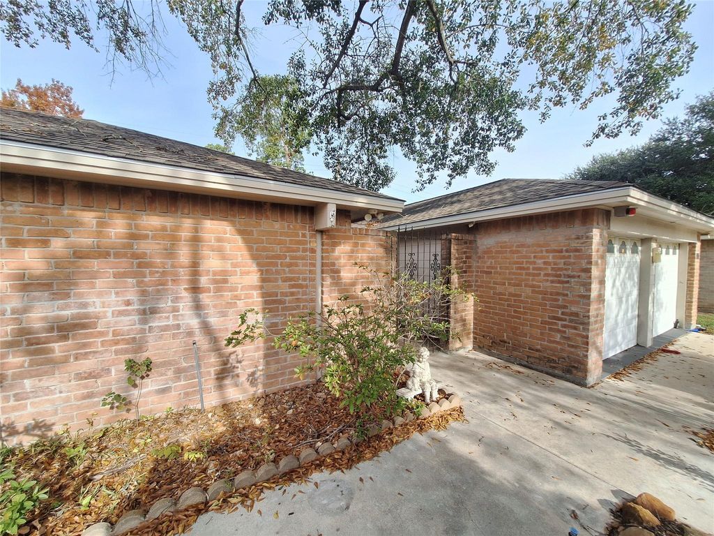 2531 Goldspring Lane, Spring, TX 77373