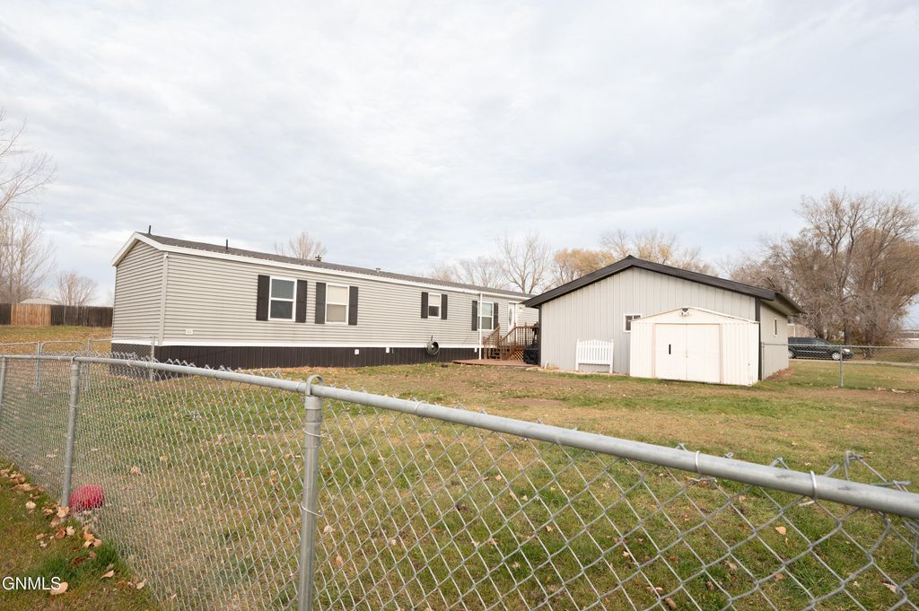 215 Dove Street, Lincoln, ND 58504 photo 10