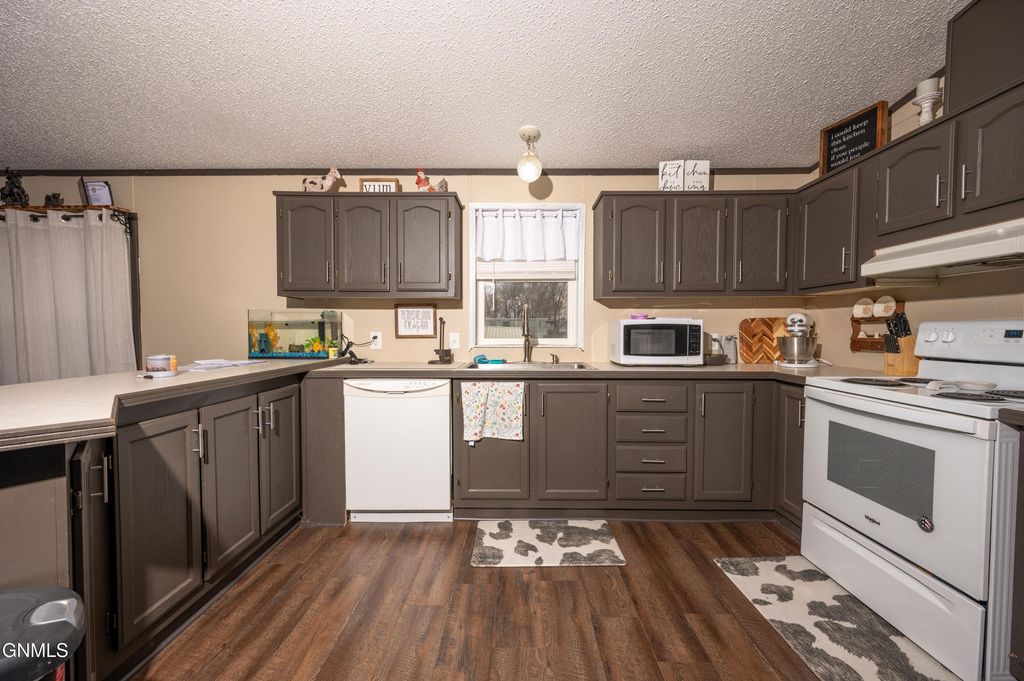 215 Dove Street, Lincoln, ND 58504 photo 12