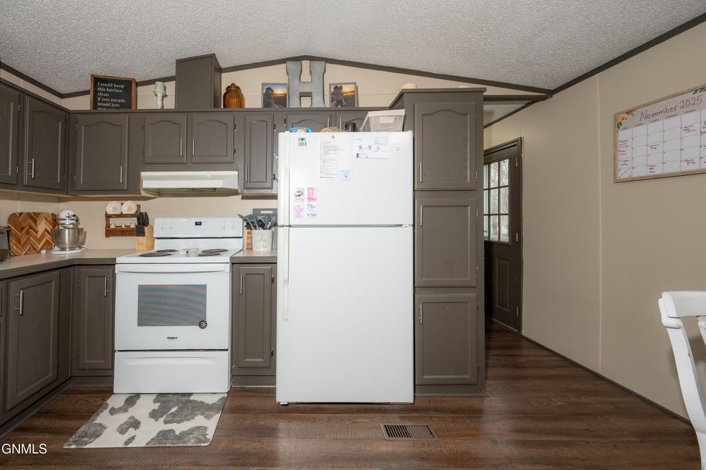 215 Dove Street, Lincoln, ND 58504 photo 33