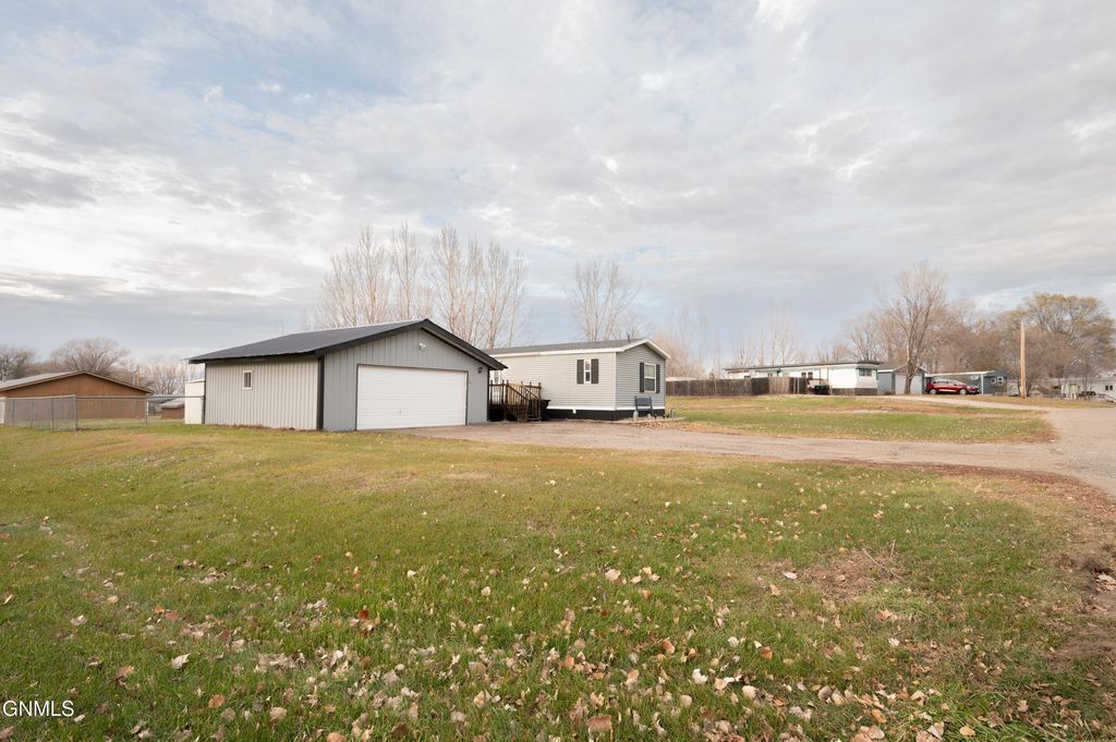 215 Dove Street, Lincoln, ND 58504 photo 37