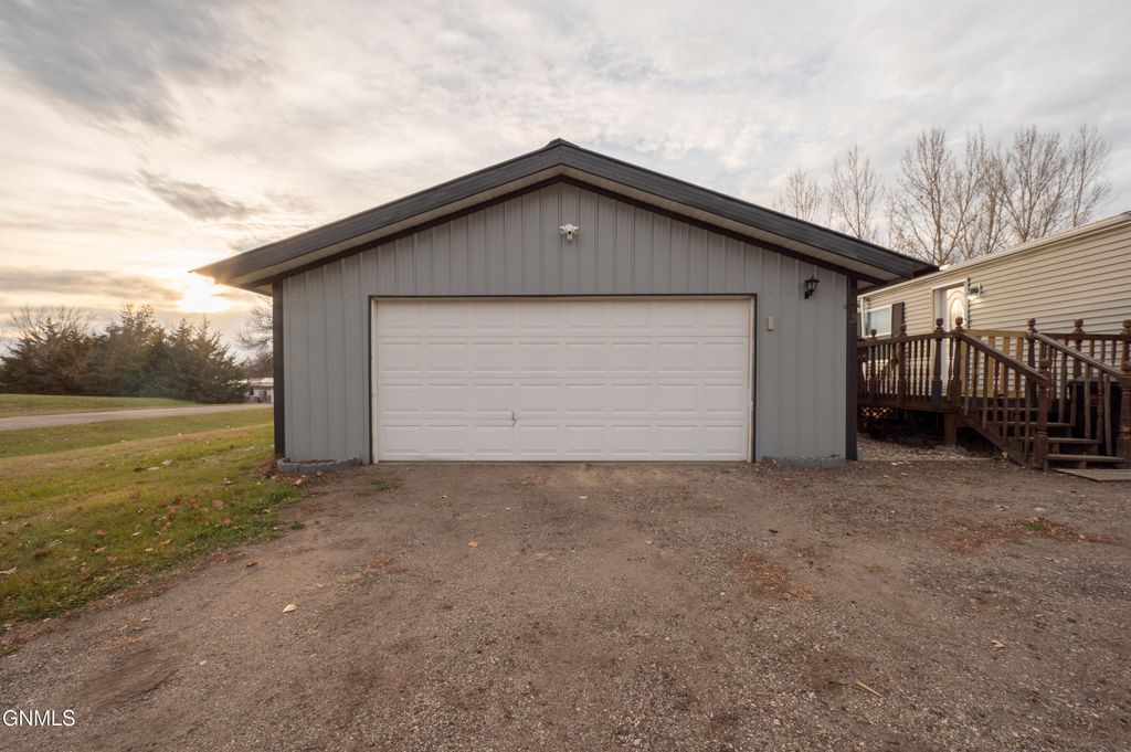 215 Dove Street, Lincoln, ND 58504 photo 5