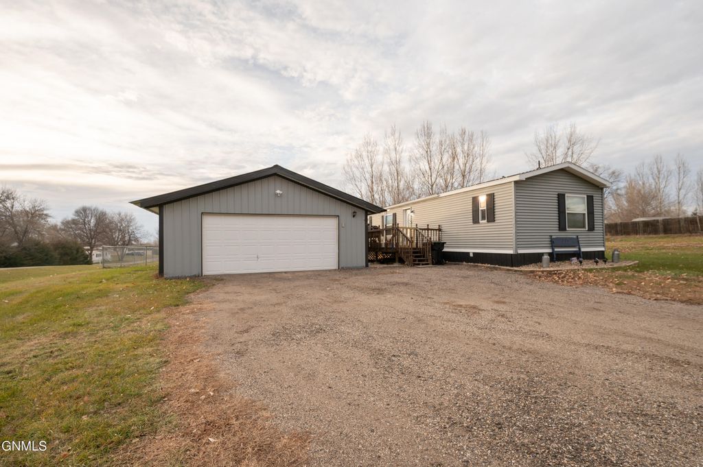 215 Dove Street, Lincoln, ND 58504 photo 6