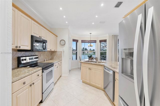 3482 Coco Lake Dr, Coconut Creek, FL 33073