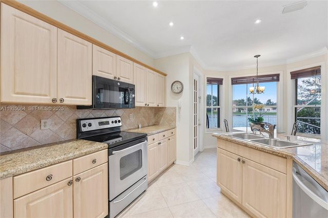 3482 Coco Lake Dr, Coconut Creek, FL 33073