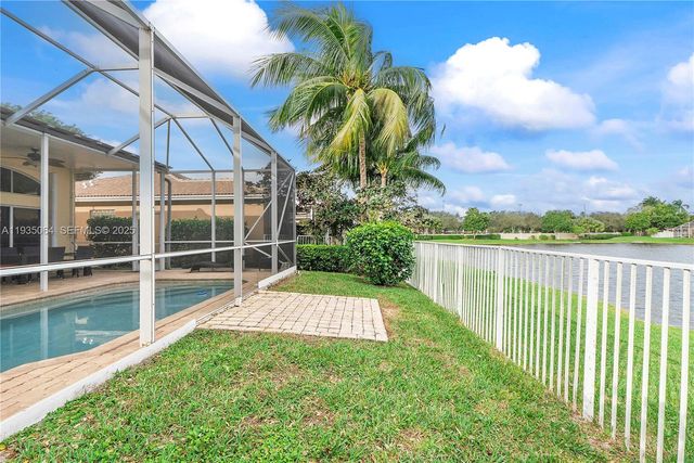 3482 Coco Lake Dr, Coconut Creek, FL 33073