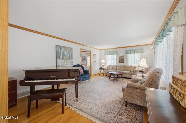 36 Clarendon Road, Albany, NY 12203