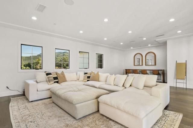 3369 Dehesa Road, El Cajon, CA 92019