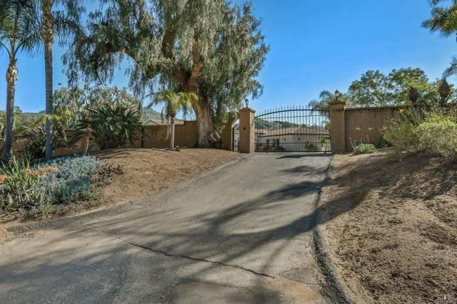 3369 Dehesa Road, El Cajon, CA 92019
