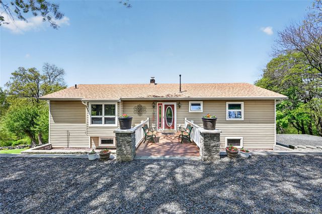 77 Maidstone Drive, Walden, NY 12586
