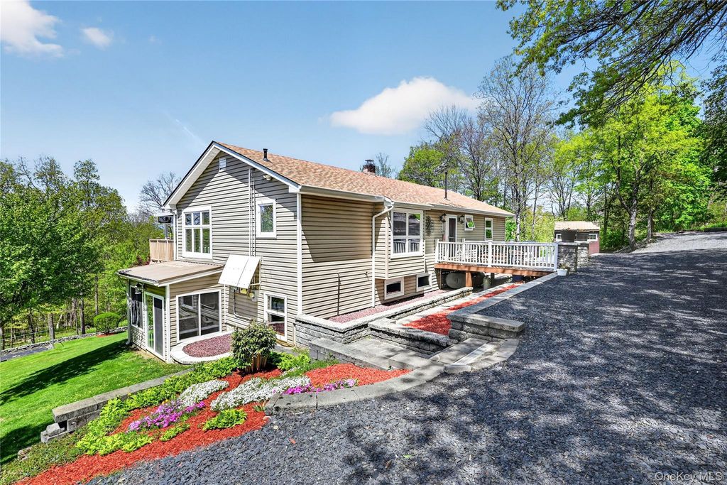 77 Maidstone Drive, Walden, NY 12586
