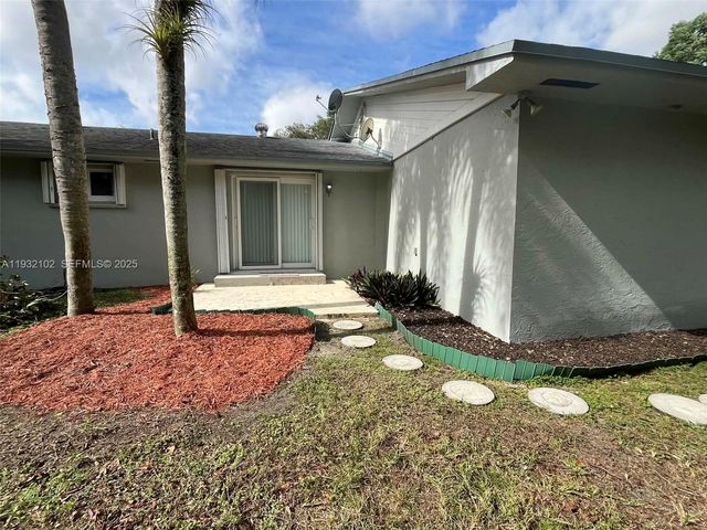 16021 SW 173rd Ave, Miami, FL 33187