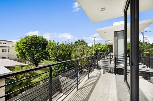 2516 NE 21st Street B, Fort Lauderdale, FL 33305