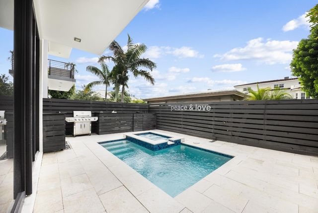 2516 NE 21st Street B, Fort Lauderdale, FL 33305