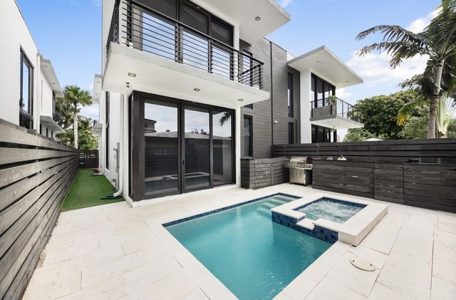 2516 NE 21st Street B, Fort Lauderdale, FL 33305