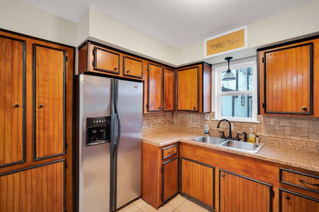 205 W Latimer Street, Ennis, TX 75119