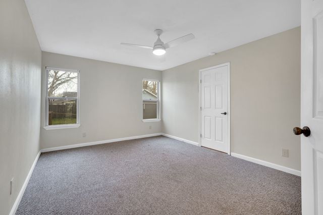 205 W Latimer Street, Ennis, TX 75119