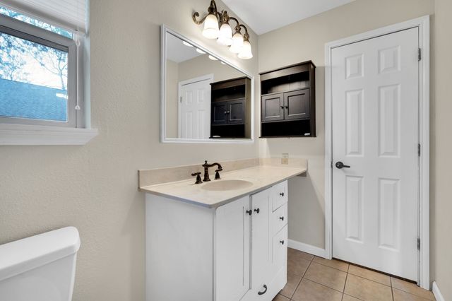 205 W Latimer Street, Ennis, TX 75119