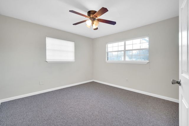 205 W Latimer Street, Ennis, TX 75119