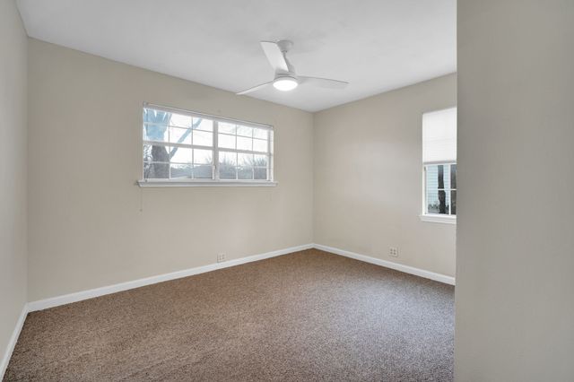 205 W Latimer Street, Ennis, TX 75119