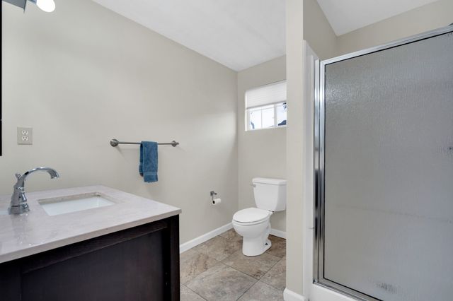 205 W Latimer Street, Ennis, TX 75119