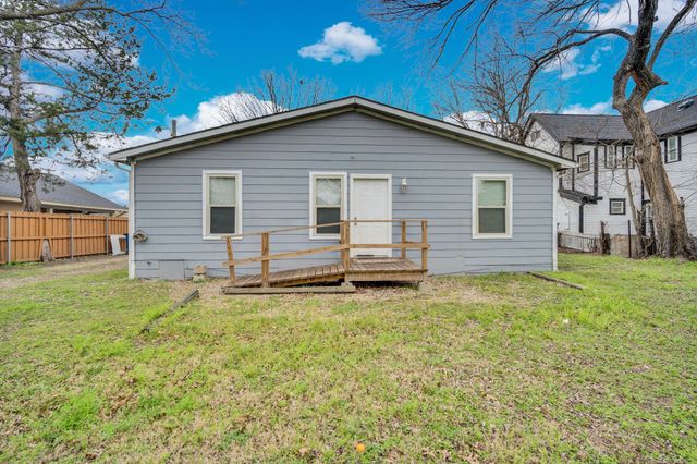 205 W Latimer Street, Ennis, TX 75119