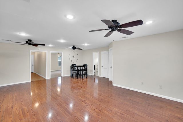 205 W Latimer Street, Ennis, TX 75119