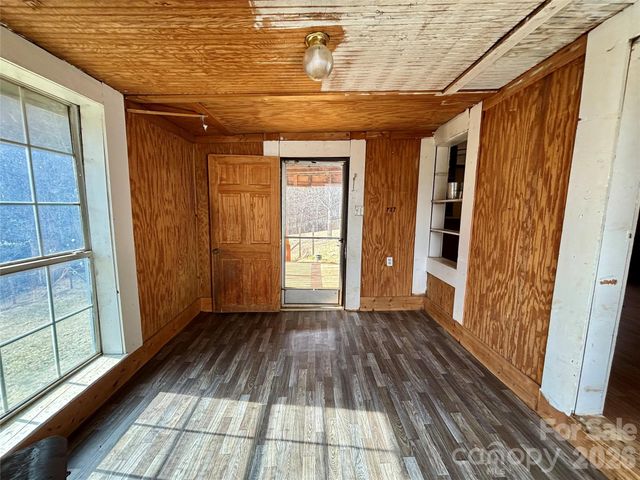 3476 Possum Trot Road, Burnsville, NC 28714