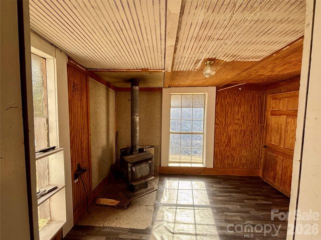 3476 Possum Trot Road, Burnsville, NC 28714