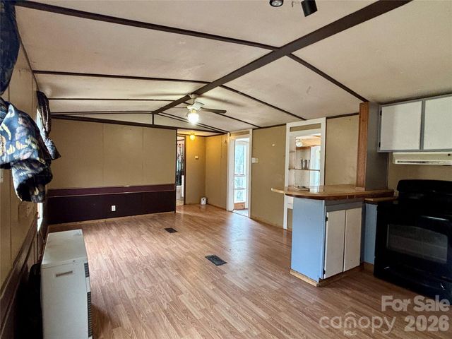 3476 Possum Trot Road, Burnsville, NC 28714