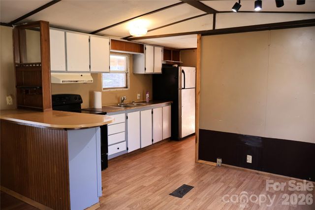 3476 Possum Trot Road, Burnsville, NC 28714