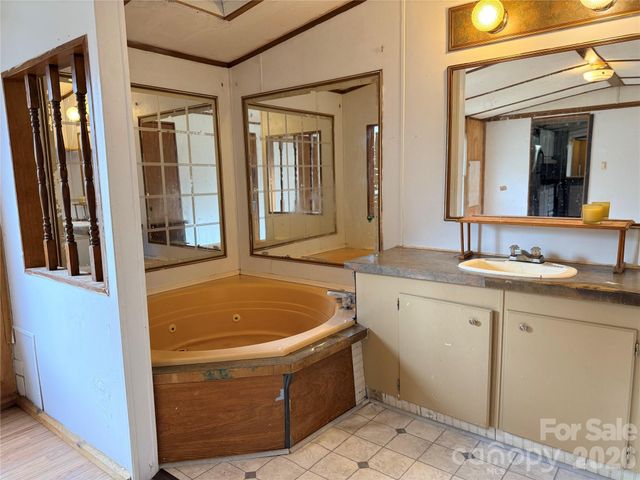 3476 Possum Trot Road, Burnsville, NC 28714