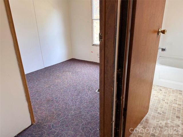 3476 Possum Trot Road, Burnsville, NC 28714