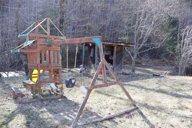 3476 Possum Trot Road, Burnsville, NC 28714