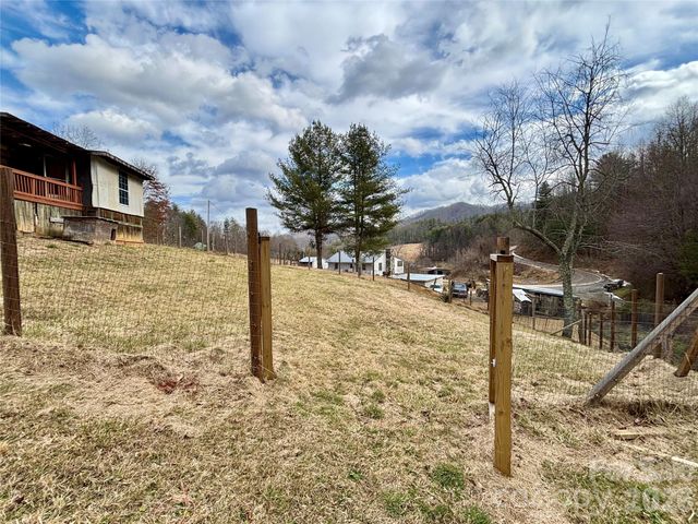 3476 Possum Trot Road, Burnsville, NC 28714