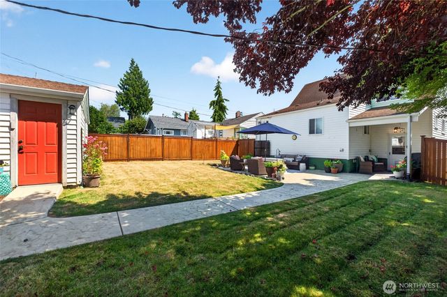 3915 N 9th St, Tacoma, WA 98406