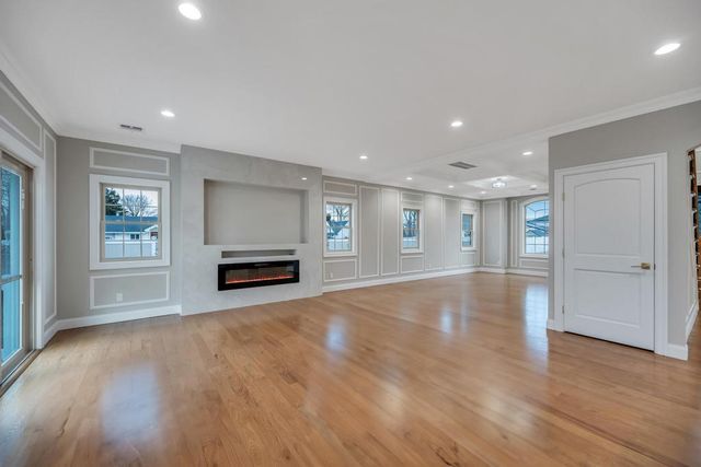 23 Grouse Lane, Levittown, NY 11756